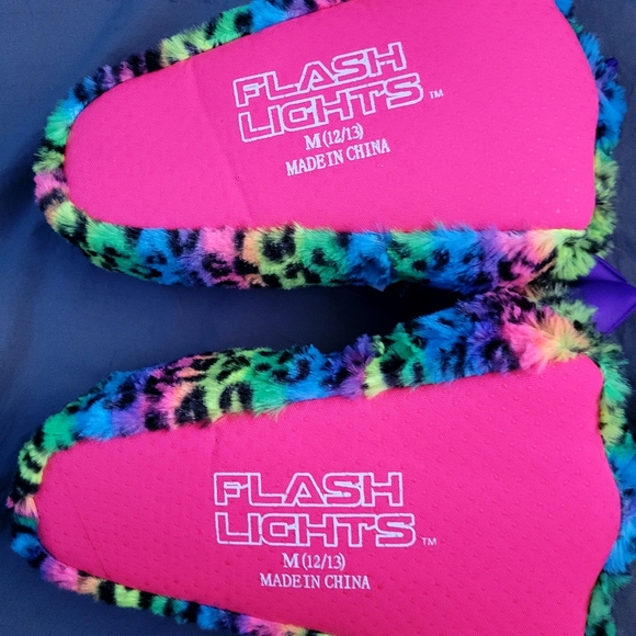 Slippers - Picture 4 of 4